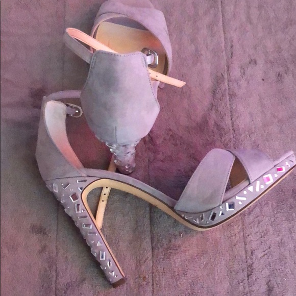 Gray Suede Dress Pumps NIB - Picture 3 of 5